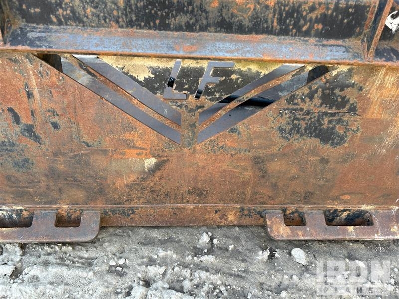 LF 78 in Skid Steer Grapple Bucket Pinzas