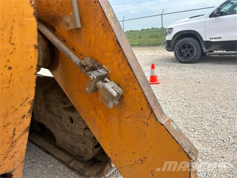 Liebherr LR 636 Crawler Loader Pale cingolate