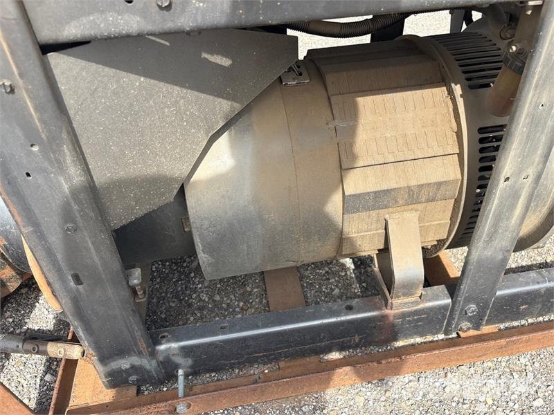Lincoln Classic 300 HE 300 A Skid-Mounted Stick Engine Dri Aparati za zavarivanje