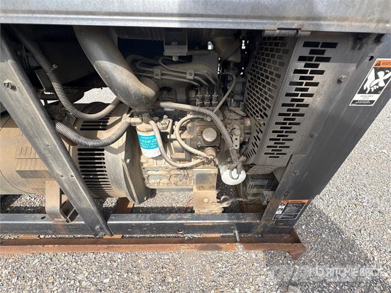 Lincoln Classic 300 HE 300 A Skid-Mounted Stick Engine Dri Aparati za zavarivanje
