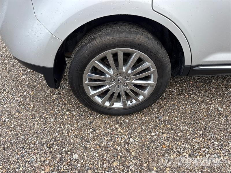 Lincoln MKX سيارات