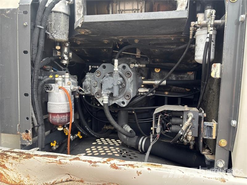 Link-Belt 250 X3 Tracked Excavator Bagri goseničarji