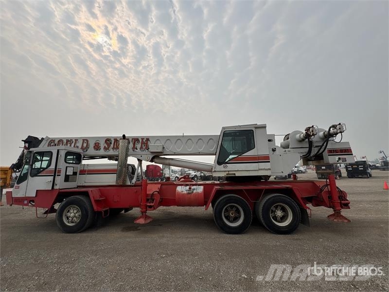 Link-Belt HTC830 30 ton 6x4 Hydraulic Truck Crane Pásové jeřáby