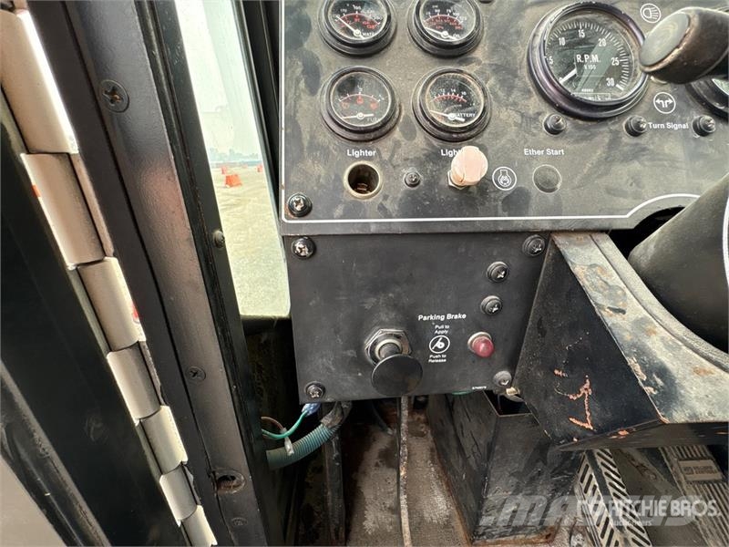 Link-Belt HTC830 30 ton 6x4 Hydraulic Truck Crane Pásové jeřáby