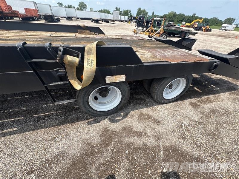 Load King 202LTG 9400 lb 17 ft T/A Equipment Trailer Oprijwagen