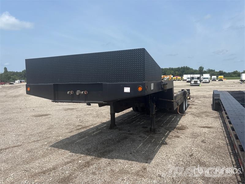 Load King 202LTG 9400 lb 17 ft T/A Equipment Trailer Oprijwagen