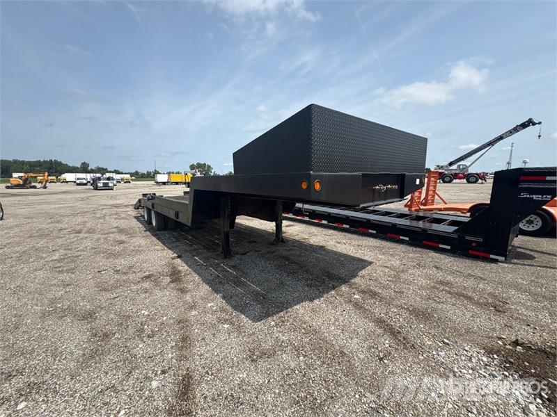 Load King 202LTG 9400 lb 17 ft T/A Equipment Trailer Oprijwagen