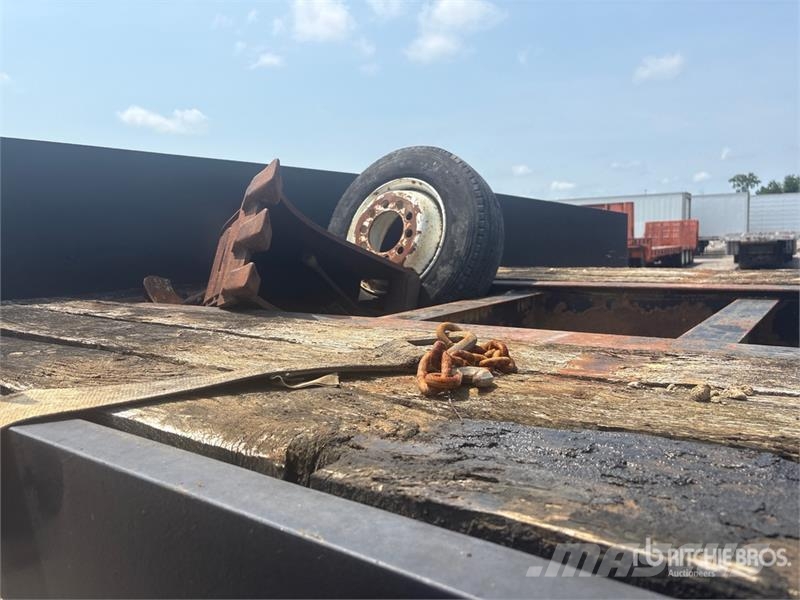Load King 202LTG 9400 lb 17 ft T/A Equipment Trailer Oprijwagen
