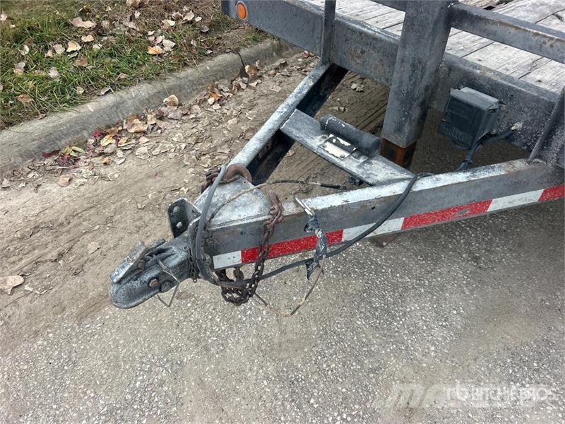 Load Trail 20 ft T/A Equipment Trailer Auto pārvadāšanas treileri