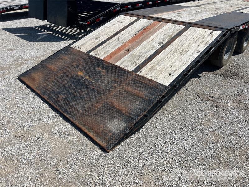 Load Trail 32 ft T/A Gooseneck Hydraulic Tail Trailer Tieflader