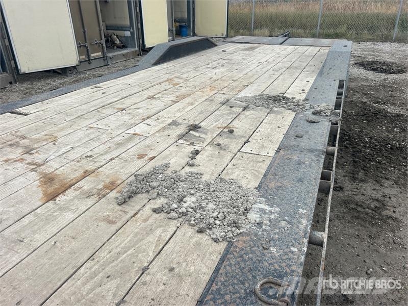 Load Trail CH022414K 24 ft T/A Equipment Trailer Járműszállító pótkocsik
