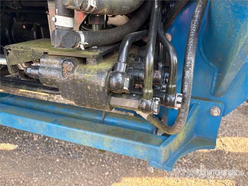 LS Mtron MT357C 4WD Utility Tractor Kompakttraktorer