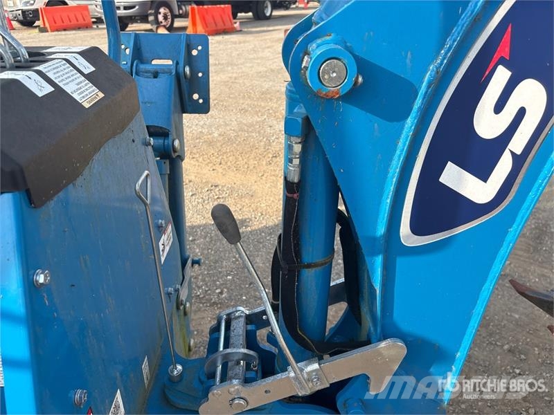 LS Mtron MT357C 4WD Utility Tractor Kompakttraktorer