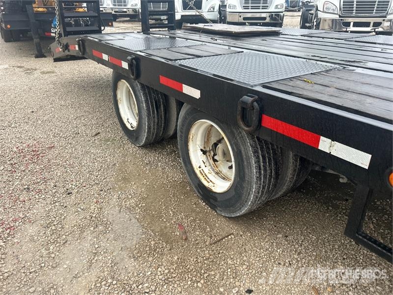 Lucon 22T232ALP 29 ft T/A Equipment Trailer Autotransport-Anhänger