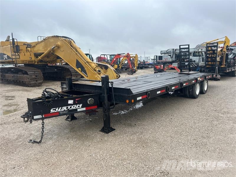 Lucon 22T232ALP 29 ft T/A Equipment Trailer Autotransport-Anhänger