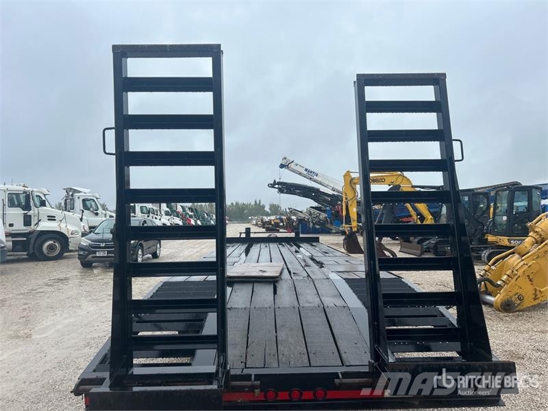 Lucon 22T232ALP 29 ft T/A Equipment Trailer Autotransport-Anhänger
