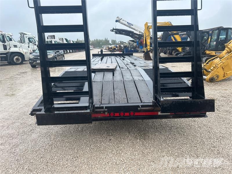 Lucon 22T232ALP 29 ft T/A Equipment Trailer Autotransport-Anhänger