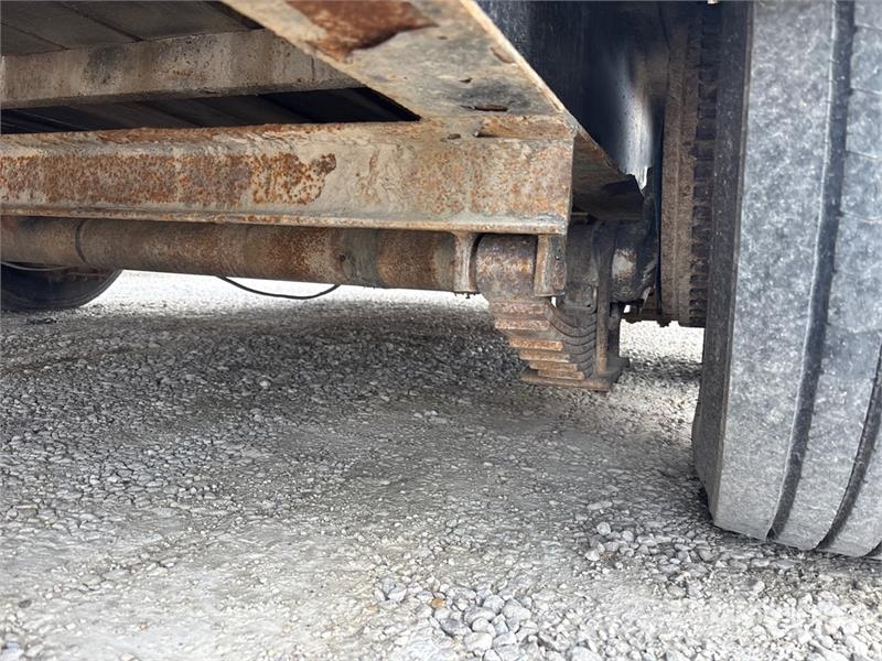 Lucon 8T152FCBW 22 ft T/A Equipment Trailer Oprijwagen