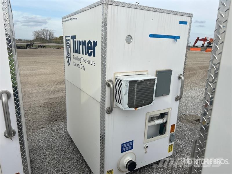 LuxLav H3 4 ft 11 in x 4 ft 1 in 1 Person Skid-Mou Outros componentes