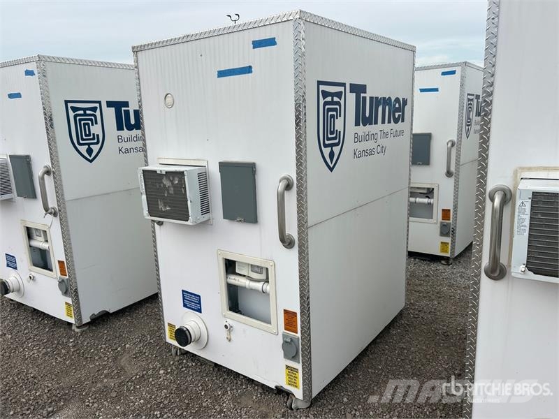 LuxLav H3 4 ft 11 in x 4 ft 1 in 1 Person Skid-Mou Outros componentes