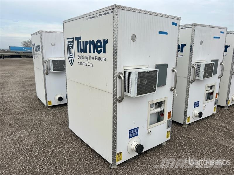 LuxLav H3 4 ft 11 in x 4 ft 1 in 1 Person Skid-Mou Outros componentes