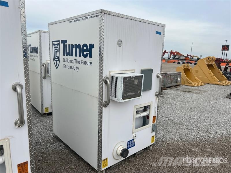 LuxLav H3 4 ft 11 in x 4 ft 1 in 1 Person Skid-Mou Outros componentes