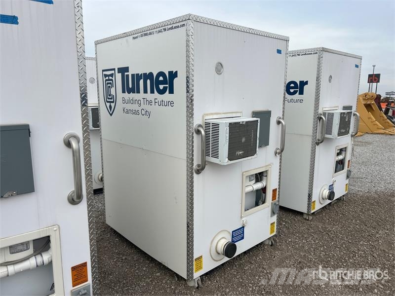 LuxLav H3 4 ft 11 in x 4 ft 1 in 1 Person Skid-Mou Outros componentes