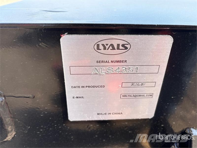  LYALS ALSSBS 74 in Skid Steer Sweeper (Unused) Šepečiai
