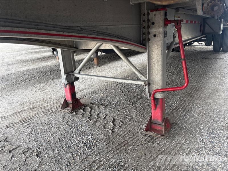 MAC 48 ft T/A Curtain Side Trailer مقطورات بغطاء جانبي