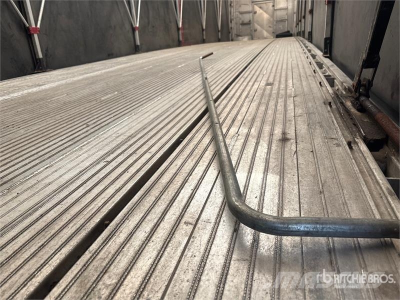 MAC 48 ft T/A Curtain Side Trailer مقطورات بغطاء جانبي