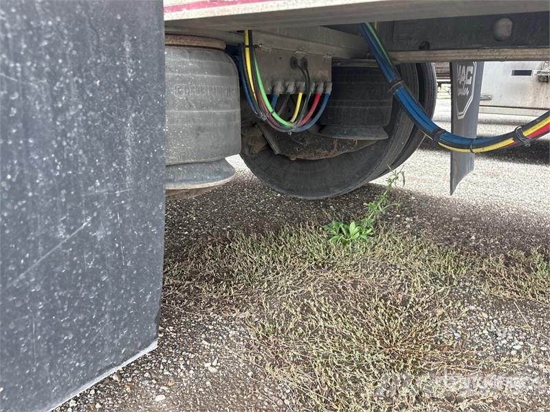 MAC 53 ft T/A Curtain Side Trailer مقطورات بغطاء جانبي