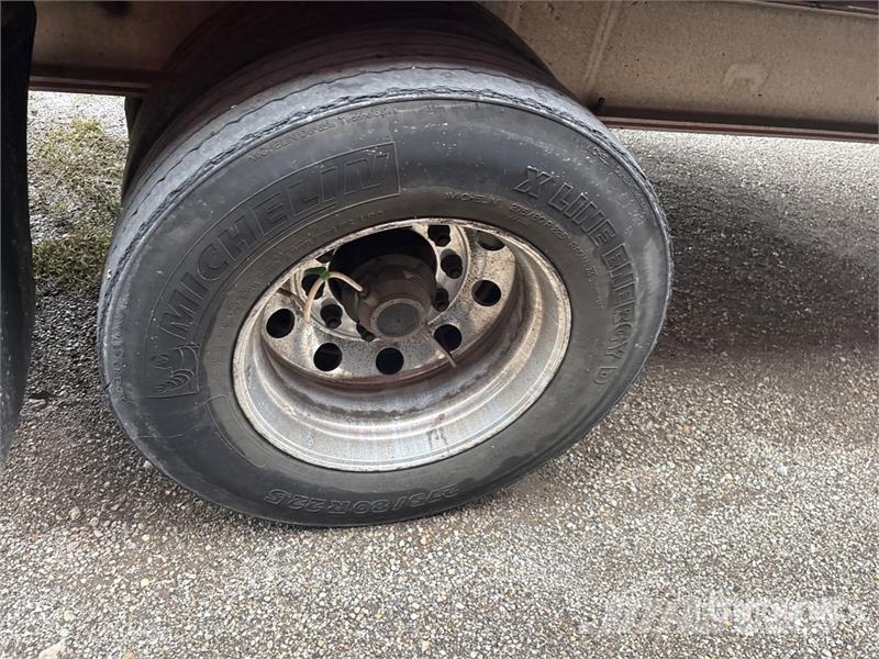MAC 53 ft T/A Curtain Side Trailer مقطورات بغطاء جانبي