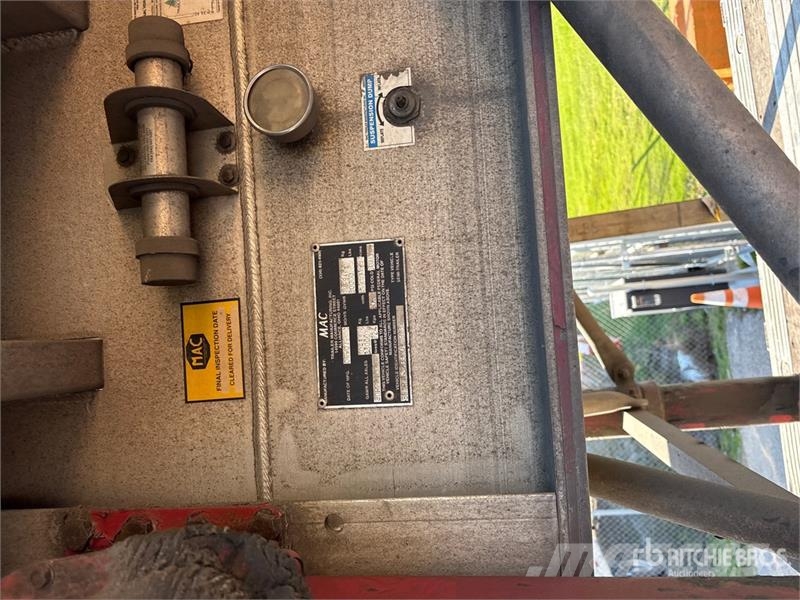MAC 53 ft T/A Flatbed Trailer Platformas/izkraušana no sāniem