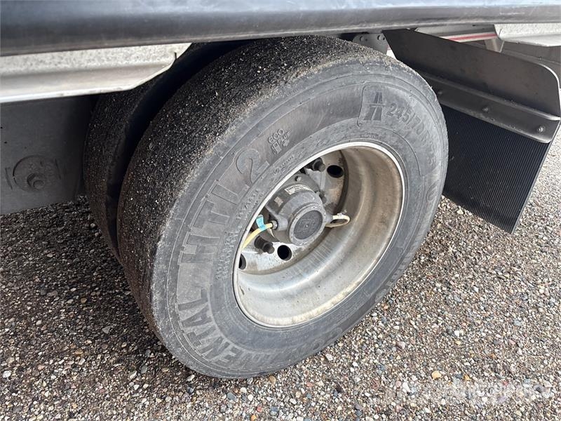 MAC 53 ft T/A Spread Axle Step Deck Curtain Side Trail Remolques de caja de lona