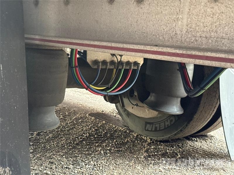 MAC 53 ft T/A Spread Axle Curtain Side Trailer Tents