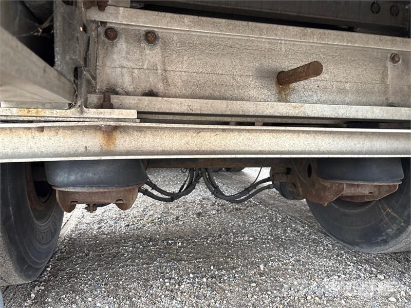 MAC 53 ft T/A Spread Axle Curtain Side Trailer Remolques de caja de lona