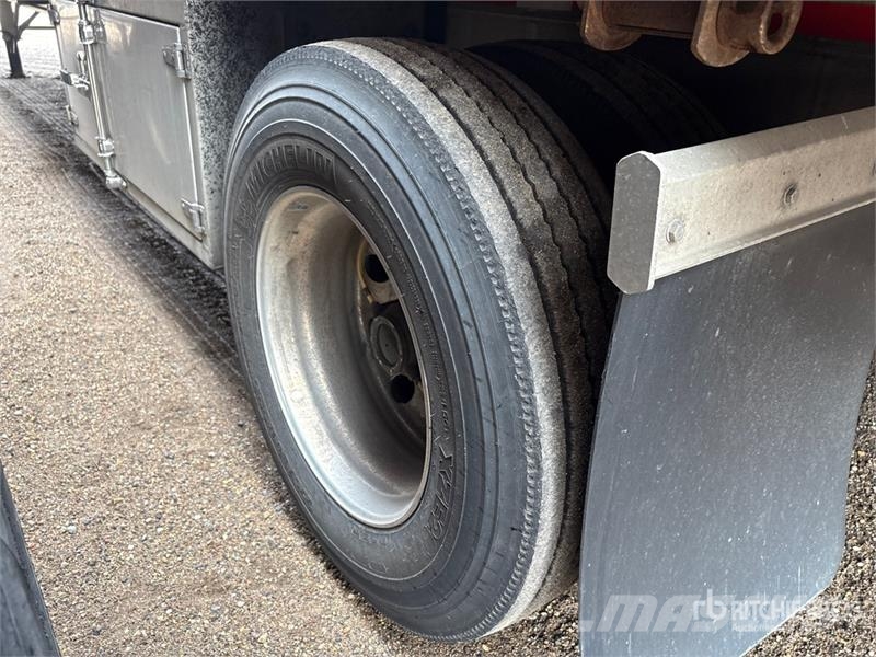 MAC 53 ft T/A Spread Axle Curtain Side Trailer مقطورات بغطاء جانبي