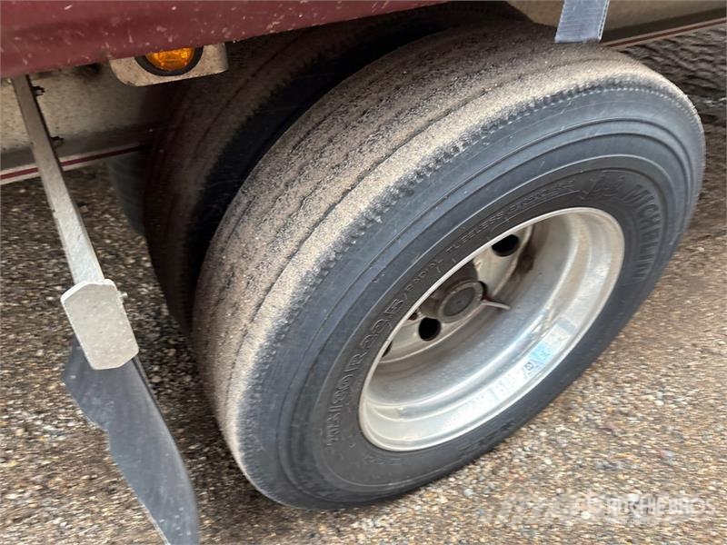 MAC 53 ft T/A Spread Axle Curtain Side Trailer Remolques de caja de lona