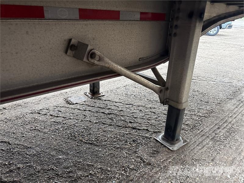 MAC 53 ft T/A Spread Axle Curtain Side Trailer Remolques de caja de lona