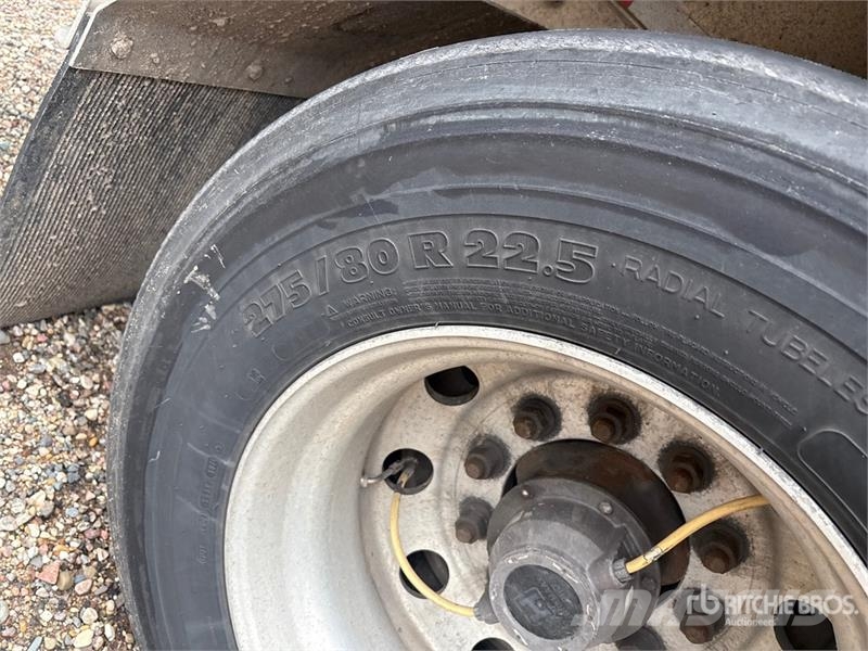 MAC 53 ft T/A Spread Axle Curtain Side Trailer Remolques de caja de lona