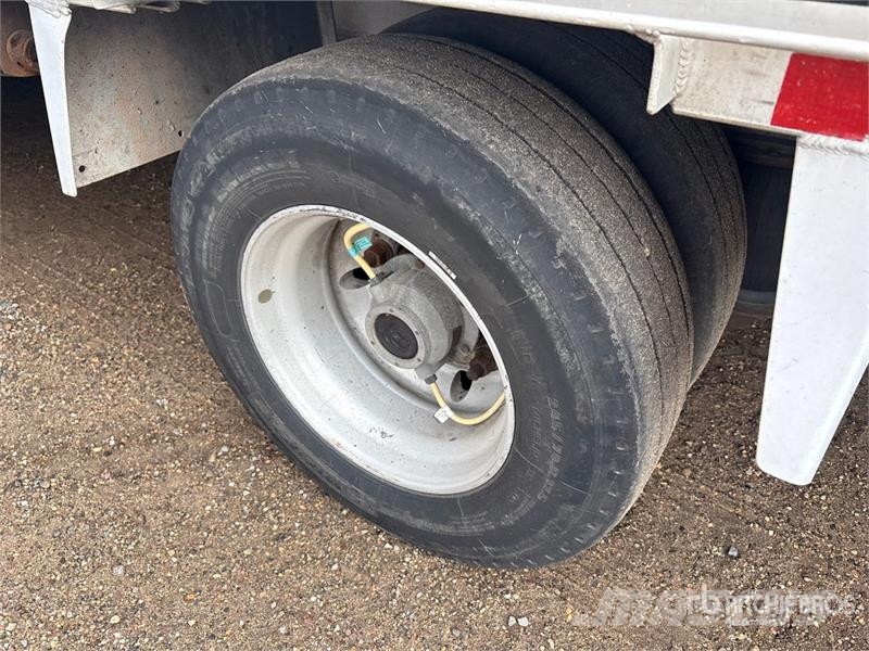MAC 53 ft T/A Spread Axle Step Deck Trailer Zemie treileri