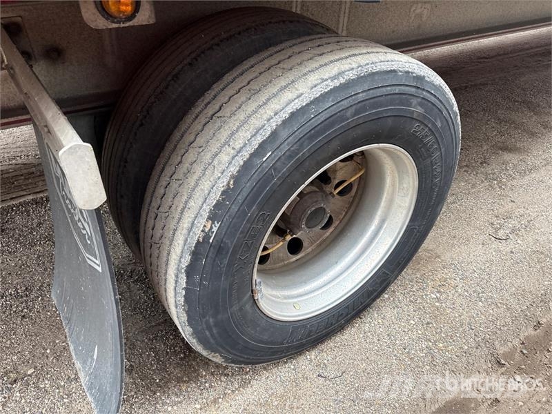 MAC 53 ft T/A Spread Axle Curtain Side Trailer Remolques de caja de lona