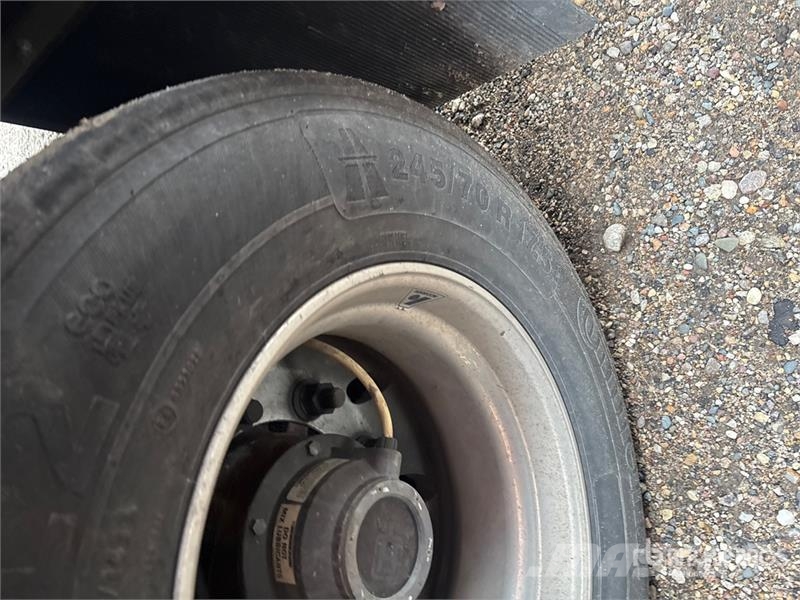 MAC 53 ft T/A Spread Axle Step Deck Curtain Side Trail Remolques de caja de lona
