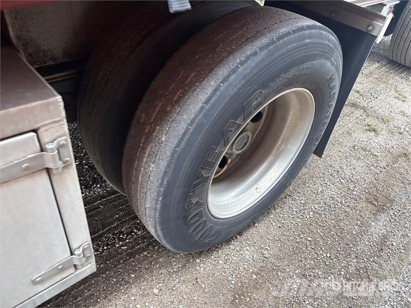MAC 53 ft T/A Spread Axle Curtain Side Trailer Remolques de caja de lona
