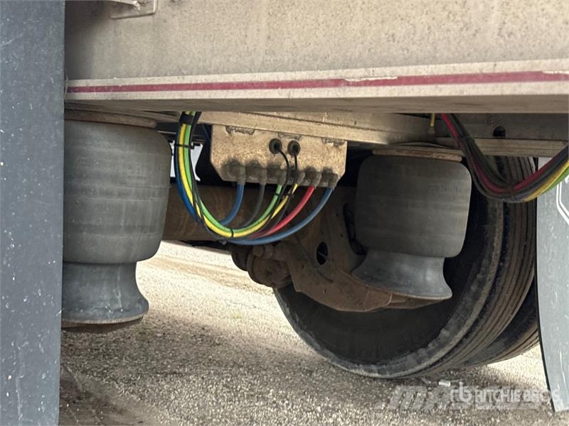MAC 53 ft T/A Spread Axle Curtain Side Trailer Remolques de caja de lona