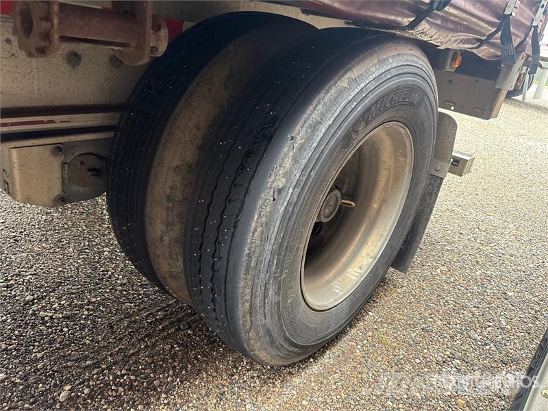 MAC 53 ft T/A Spread Axle Curtain Side Trailer Remolques de caja de lona