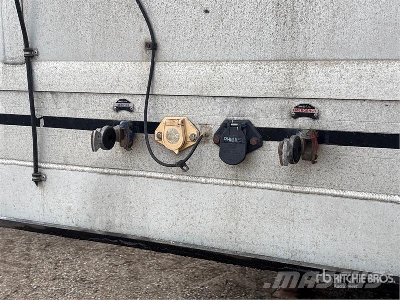 MAC 53 ft Tri/A Step Deck Curtain Side Trailer Gardinanhænger