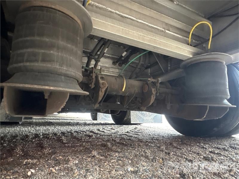 MAC 53 ft Tri/A Step Deck Curtain Side Trailer Gardinanhænger