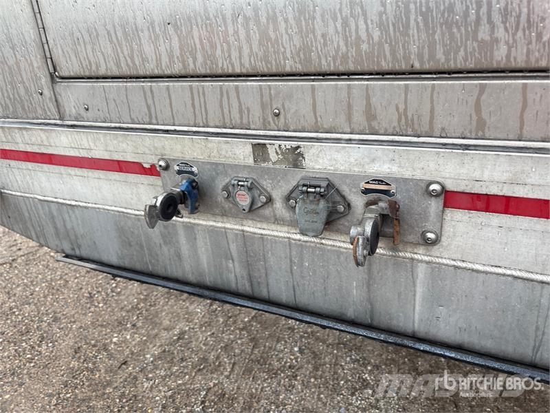 MAC 53 ft Tri/A Step Deck Curtain Side Trailer Gardinanhænger