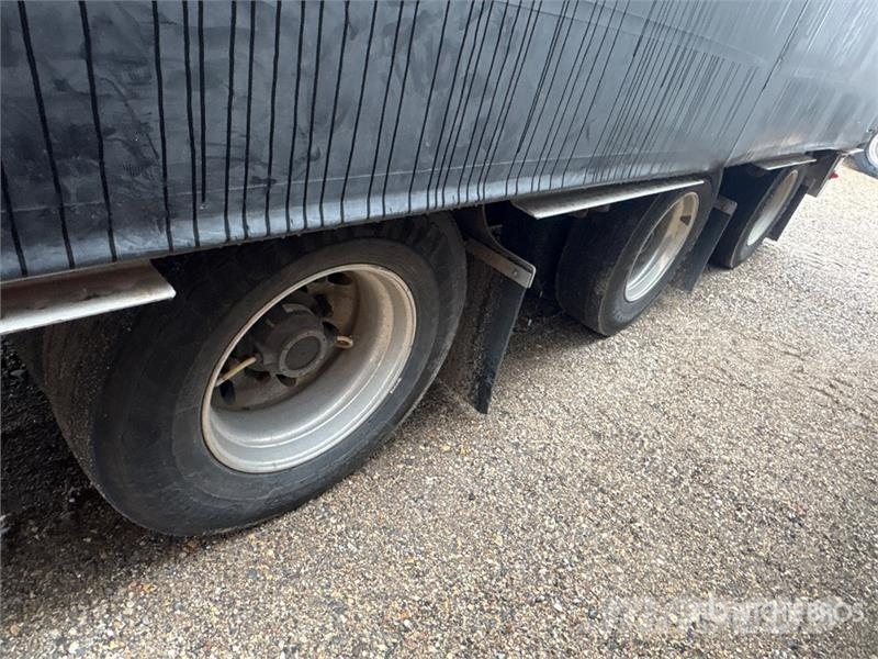 MAC 53 ft Tri/A Step Deck Curtain Side Trailer Gardinanhænger